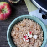 Slow Cooker Apple Cinnamon Oatmeal